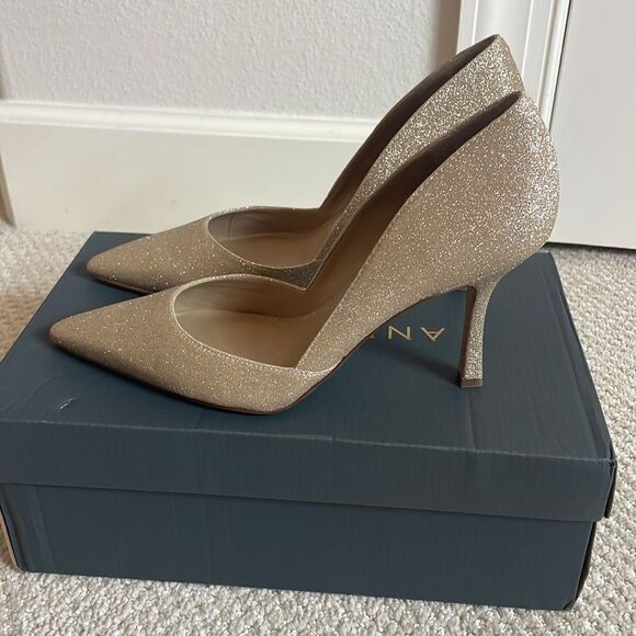 NIB Ann Taylor New Azra Glitter Gold Pump - Picture 3 of 6